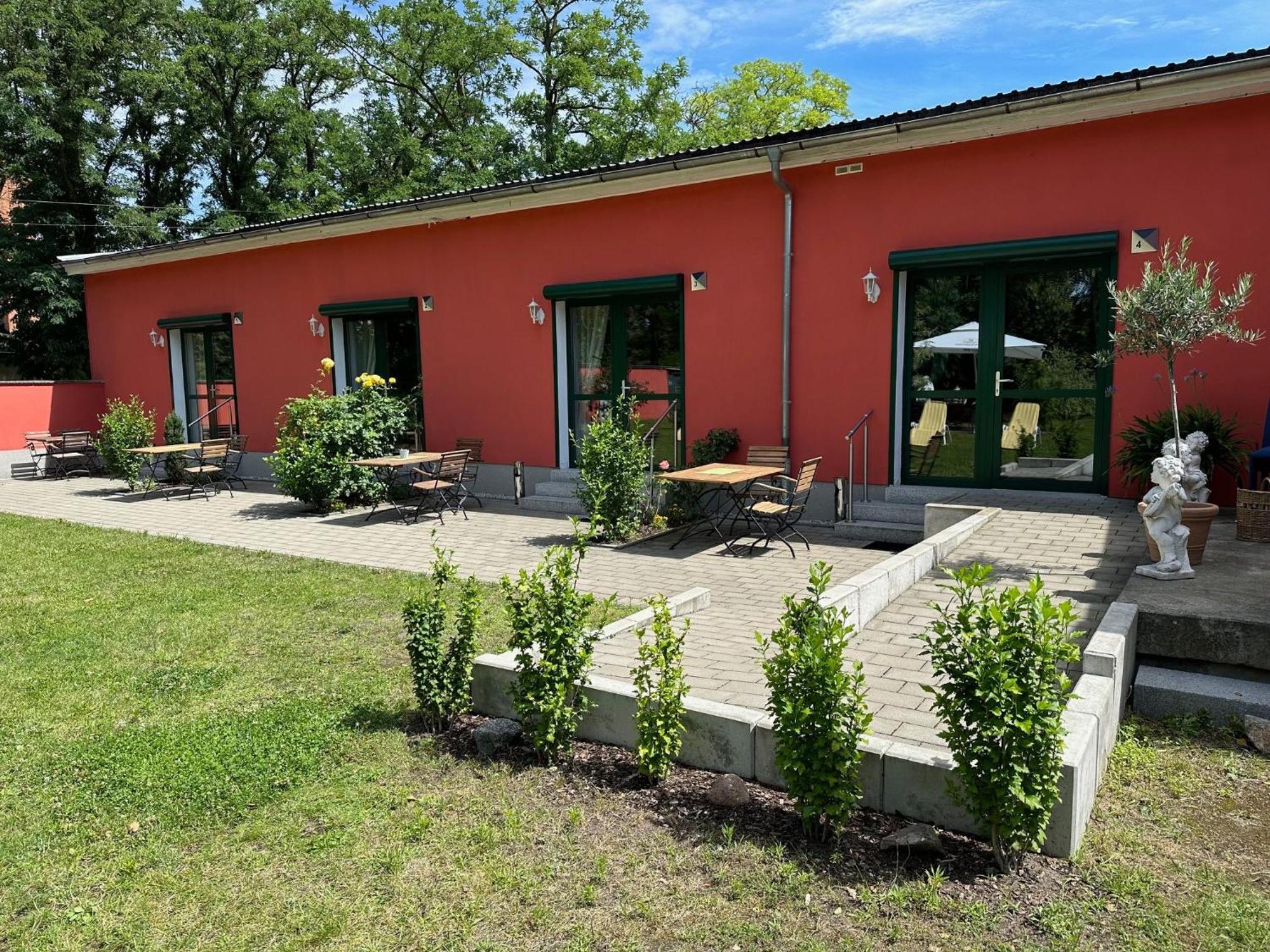 Bed & Breakfast Am Waldguertel Forst  Bagian luar foto