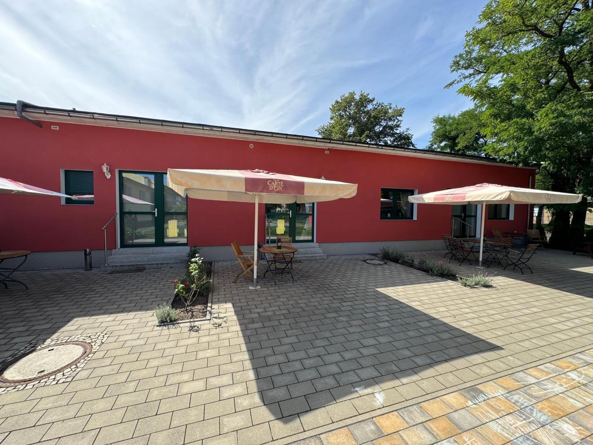 Bed & Breakfast Am Waldguertel Forst  Bagian luar foto