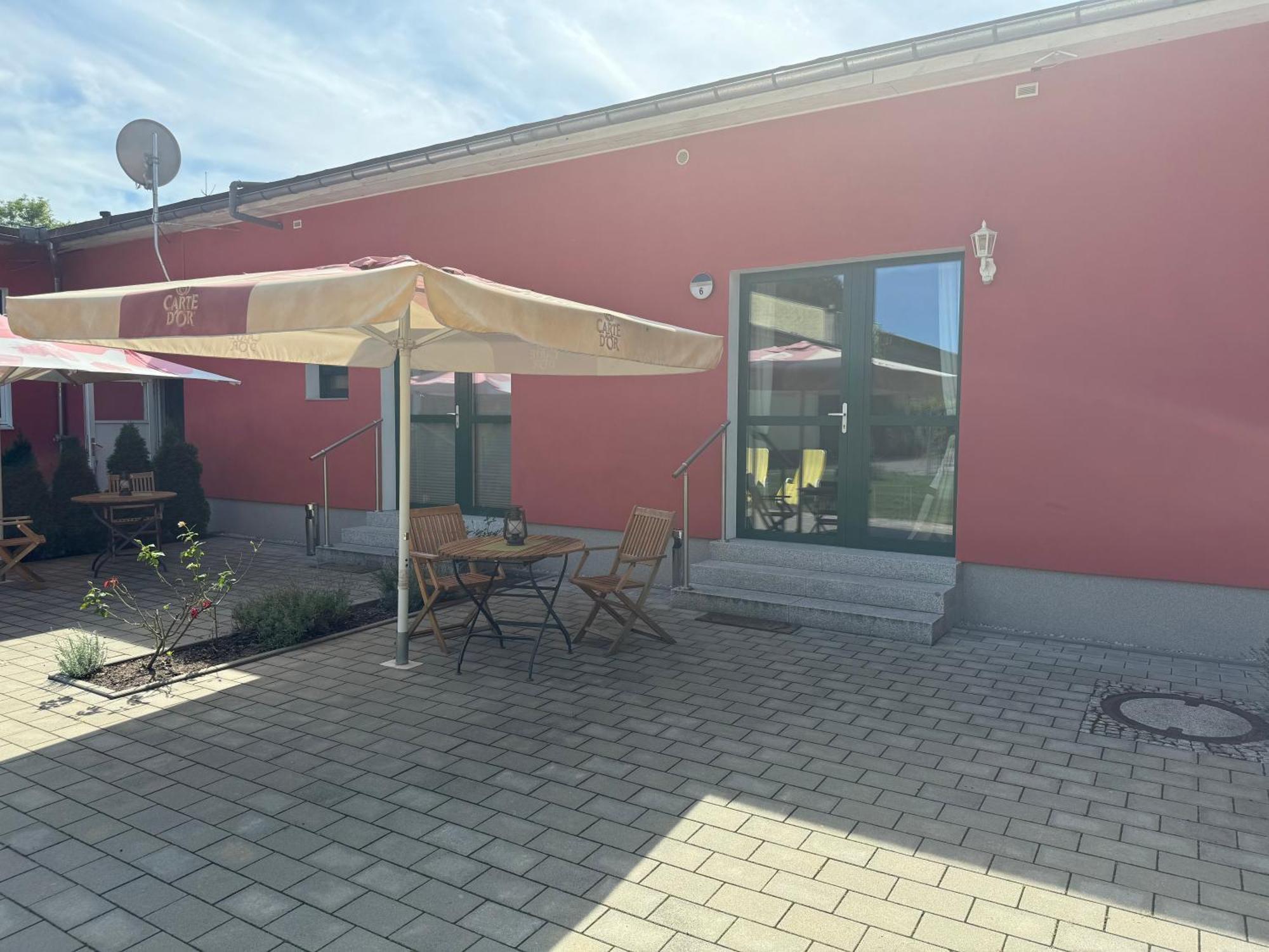 Bed & Breakfast Am Waldguertel Forst  Bagian luar foto