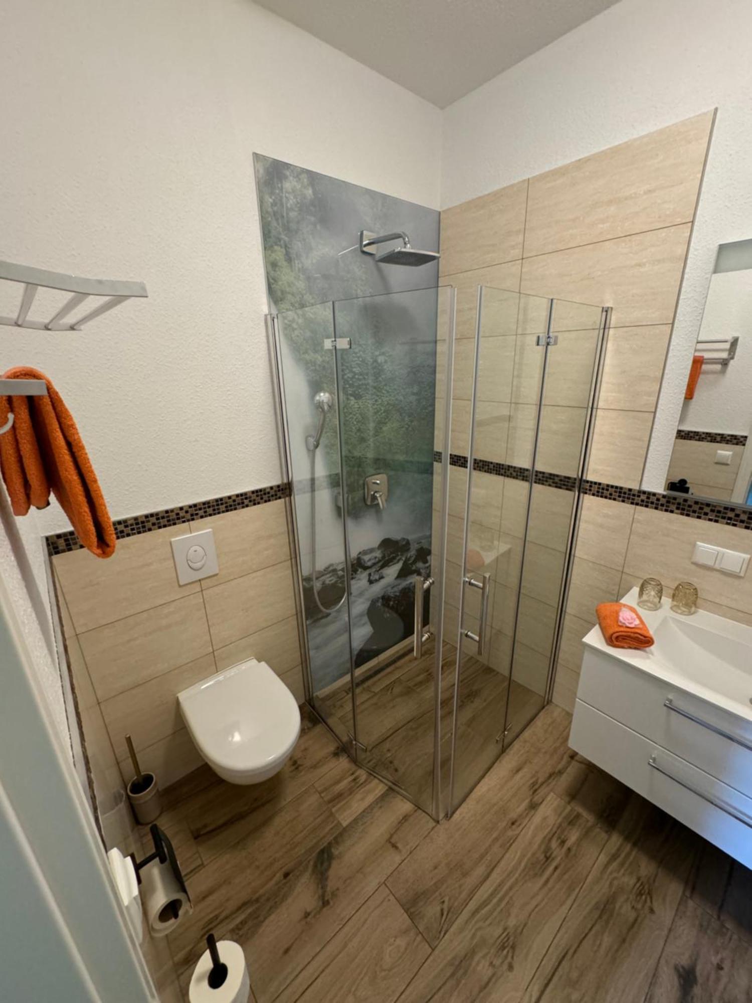 Bed & Breakfast Am Waldguertel Forst  Bagian luar foto
