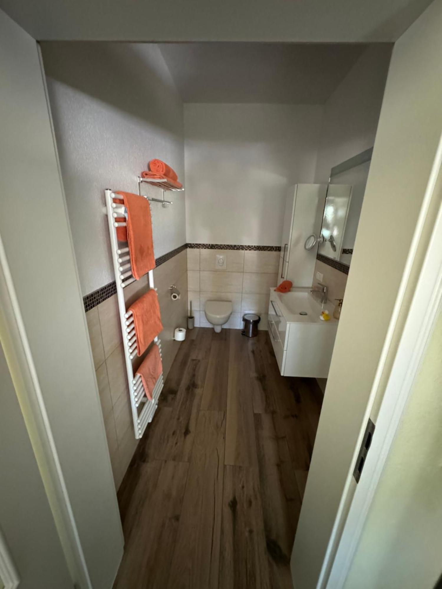 Bed & Breakfast Am Waldguertel Forst  Bagian luar foto